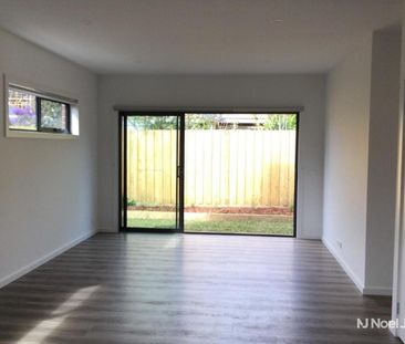 STYLISH, STUNNING & SPACIOUS - Photo 6