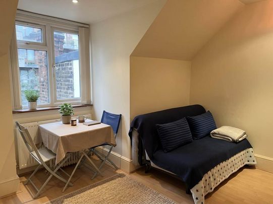 Studio to rent - Photo 1