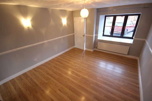 Seymour Avenue, Stretton, DE14 - Photo 1