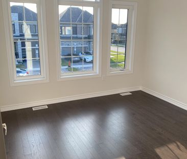 For Lease - 48 Prudhoe Terrace, Barrie, Ontario - Photo 4