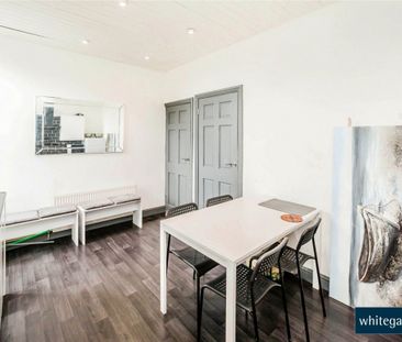 Carlton House Terrace, Halifax, HX1 - Photo 4