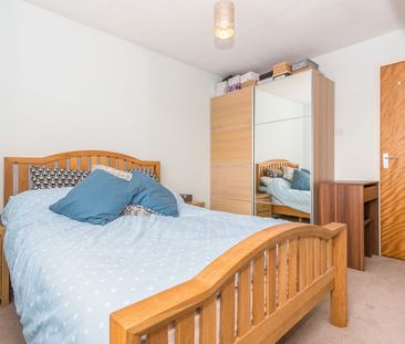 2 bedroom terraced to rent - Photo 2