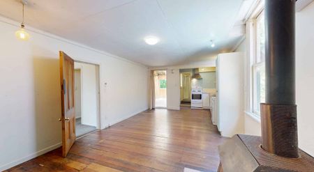 Exceptional 6-Bedroom Family Home in Aro Valley, Wellington - Photo 2