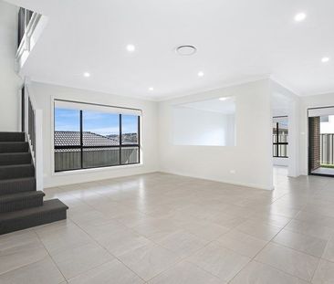 Spacious family home with park view - Photo 1