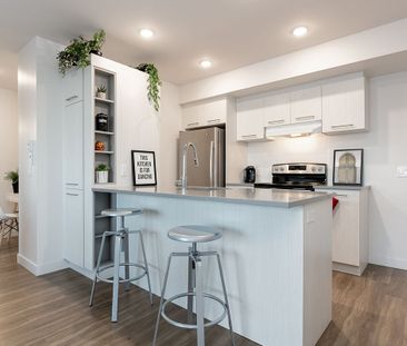 Le DIX65 Boisbriand Apartments - 2 Bedroom - Photo 2