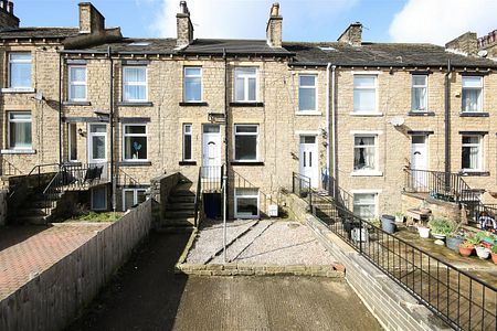 2 bed terraced house to rent in Oak Street, Elland - Photo 4