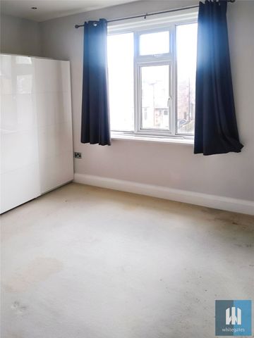 Lynton Avenue, Springwood, Huddersfield, HD1 - Photo 3