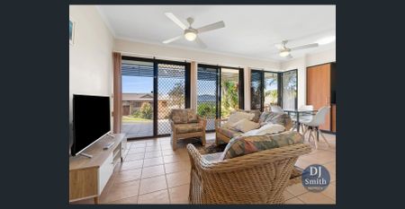 Fully Furnished Unit with Views in Quiet Street - Photo 5