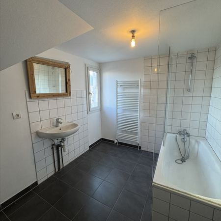 Location Appartement 2 pièces 43m² - Photo 4