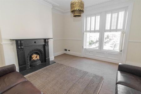 3 bedroom maisonette to rent - Photo 5