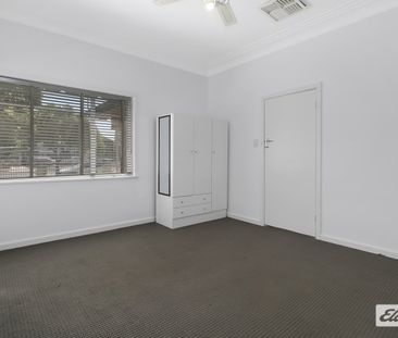 1032 Mate Street - Photo 3