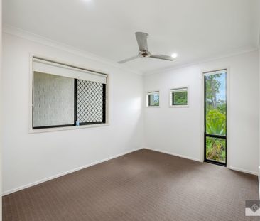 CHARMING 4 BEDROOM FAMILY HOME - Photo 3