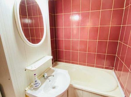 Apartament cu 4 camere, 72 mp, decomandat,parcare, zona Mehedinti - Fotografie 4