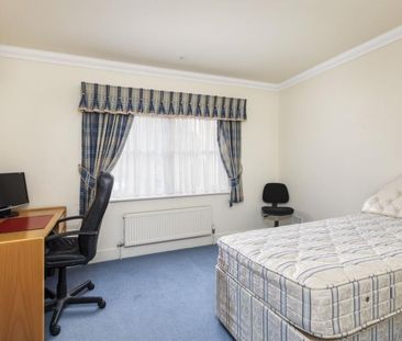 4 bedroom townhouse to rent - Photo 3