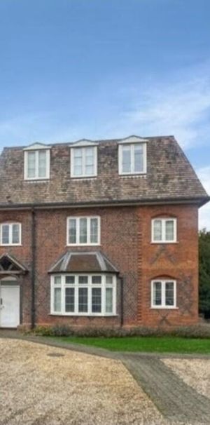 1 bedroom ground floor flat to rent - Photo 1