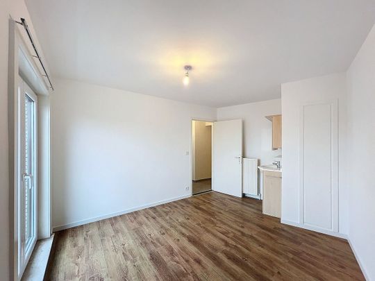 Gerenoveerd twee slaapkamer appartement met zijdelings zeezicht. - Foto 1