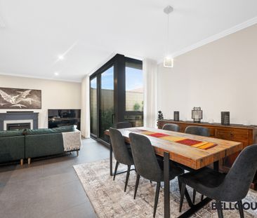 Spacious Three-Bedroom Townhouse Minutes from the River. - Photo 5