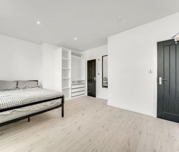 6 bedroom house to rent - Photo 1