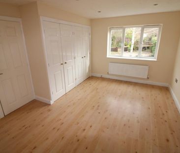4 bedroom detached house to rent - Photo 3