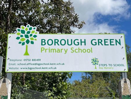 2 bedroom end of terrace house to rent - Photo 4