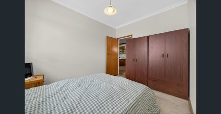 Character Home - Photo 4