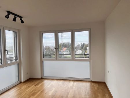 Moderne und helle 4 Zimmer Wohnung mit Balkon in zentraler Lage in Dornbirn - Foto 3