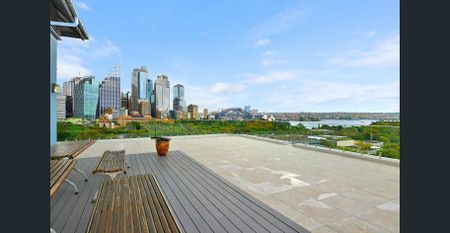 City Living with Harbour Views — Domain Apartments, Woolloomooloo - Photo 5
