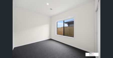 Spacious 4-Bedroom Family Home in Prime Berwick Location - Photo 5