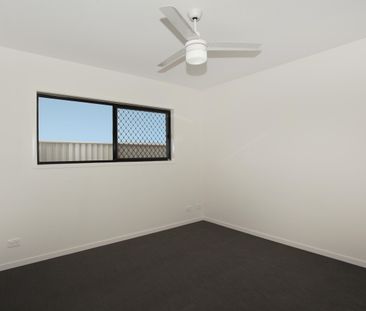 Coastal Comfort in Waterside Estate - Photo 2