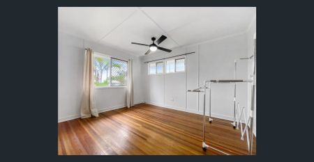 4-Bedroom Home with Garage & Patio - Photo 4