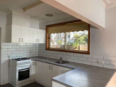1/37-39 Clarke Street, Newtown - Photo 3