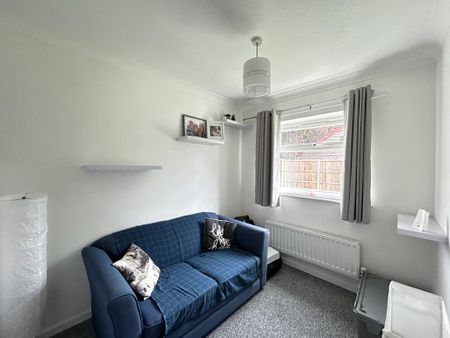 4 bedroom detached bungalow to rent - Photo 2