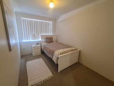 Fully Furnish Townhouse in Joondalup - Photo 3