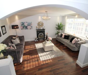 4 bedroom Detached house to rent - Photo 3