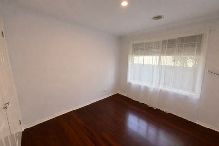 Spacious Unit with Undercover Pergola & Solar Panels - Save on Bills - Photo 4