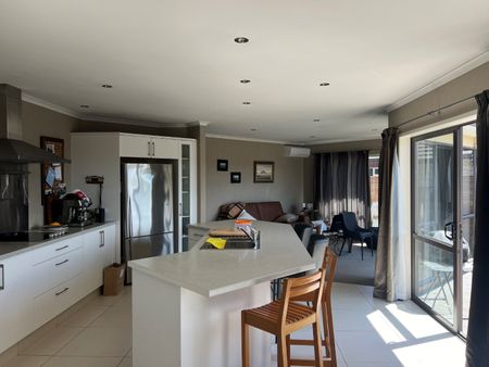 Spacious Ohauiti Family Home - Ohauiti - Photo 2