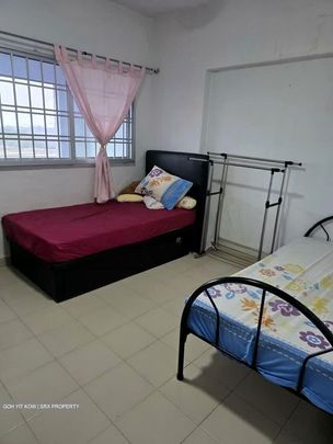Blk 547 Jurong West Street 42 (Jurong West), HDB Executive - For Rent - Photo 1