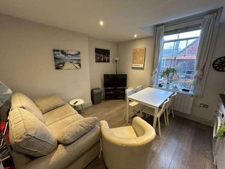 High Street, Burton Upon Trent, Tutbury, DE13 - Photo 2