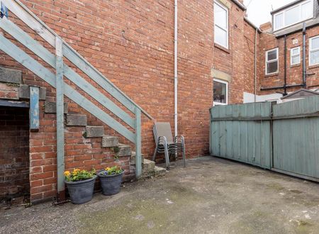 2 bedroom flat to rent - Photo 4