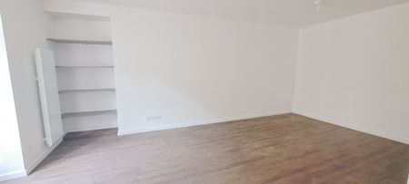 Appartement À Louer 3 Pièces , 77 M² - Photo 2