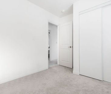 For Lease - 20 Andean Lane, Barrie, Ontario - Photo 2