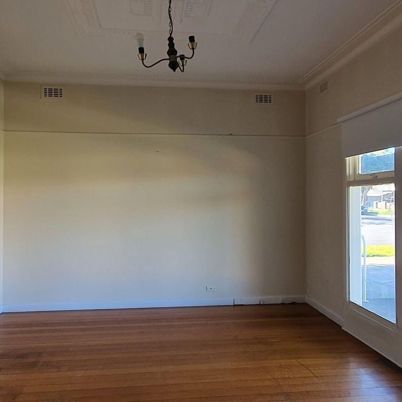 Spacious 4 Bedroom House - Photo 1