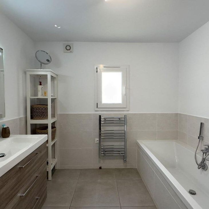 Linda Vista Baja, San Pedro de Alcantara, Andalusia 29670 - Photo 1