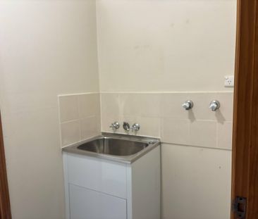 Two bedroom unit with A/C - Photo 4