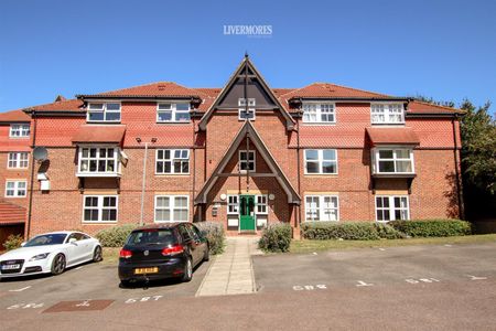 2 bedroom Flat to let - Photo 2