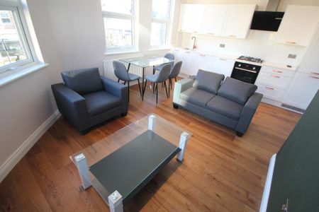2 bedroom flat to rent - Photo 2