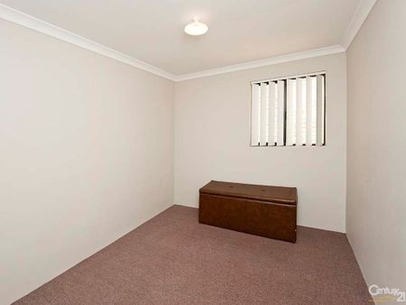 Charming 3-Bedroom&comma; 2-Bathroom Home in Mandurah Central - Photo 2