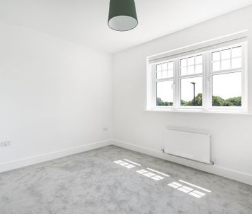 4 bedroom detached house to rent - Photo 3