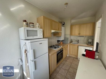 Location Appartement 4 pièces 84m² BOURG EN BRESSE 01000 - Photo 2