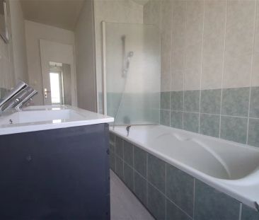 Location appartement 3 pièces - 67m² à Fougeres (35300) - Photo 3
